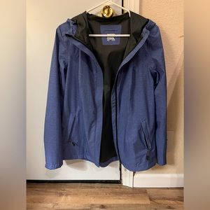 32 Degrees Cool Women’s Light Rain Jacket With Hood. Size M.